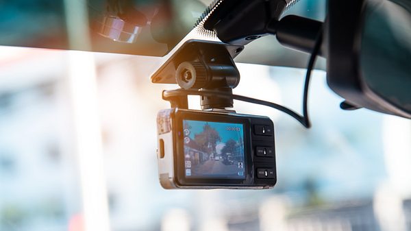 Dashcam in Auto - Foto: iStock/photobyphotoboy