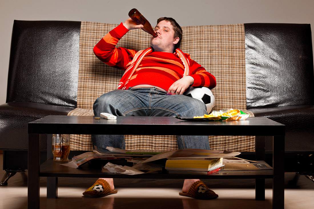 Fußball & Bier: Passt toll zusammen, letzteres geht allerdings auf die Figur Fußball & Bier: Passt toll zusammen, letzteres geht allerdings auf die Figur