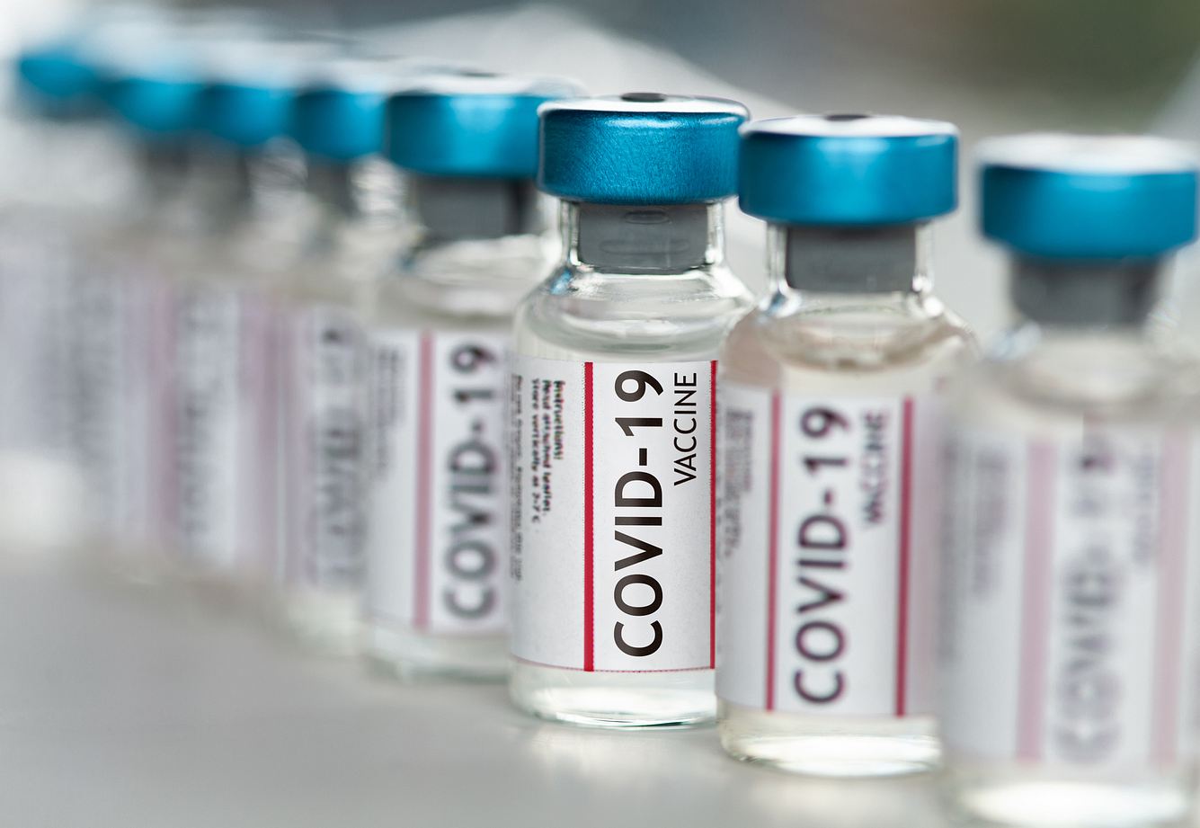 Impfpanne in Berlin: Impfzentrum muss Vakzin entsorgen Mehrere Flaschen eines Corona-Impfstoffes