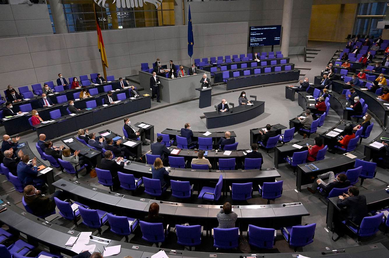 Impfpflicht im Bundestag diskutiert Bundestag
