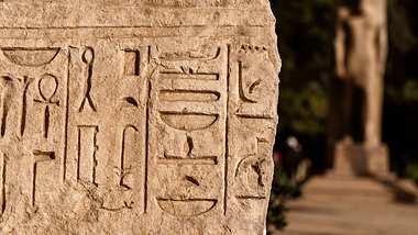 Ägyptische Hieroglyphen - Foto: IMAGO / Shotshop