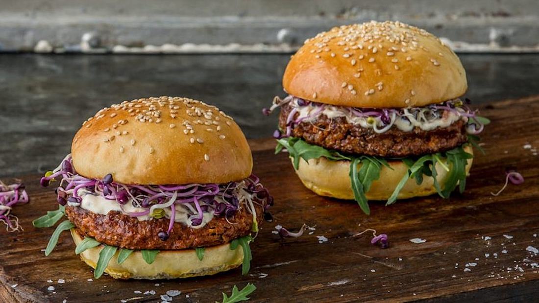 Burger aus Insekten! Der Schweizer Supermarkt Coop verkauft Mehlwurm-Produkte von Essento