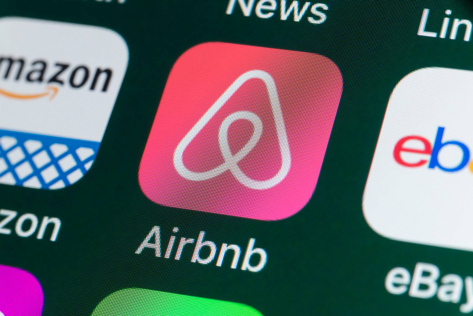 Kameras, Betrug, Leichen! Was Airbnb Euch Verschweigt | Männersache