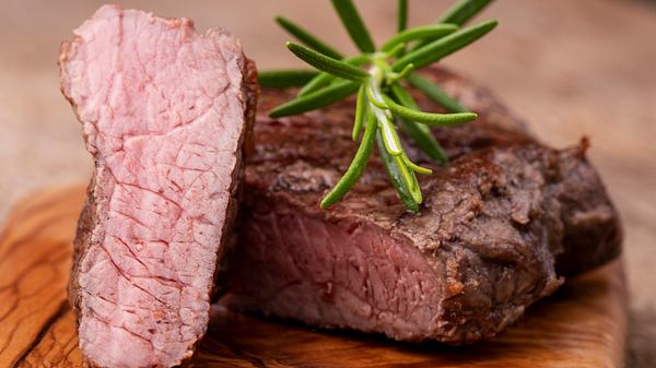 Flank Steak gegrillt - Foto: iStock/bernjuer