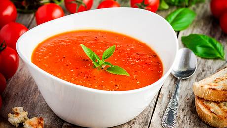 Tomatensuppe: Leckerer Klassiker - Foto: iStock / wmaster890