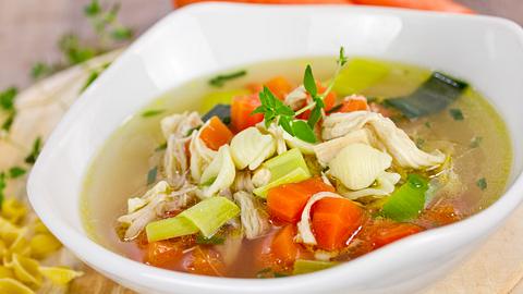 Hühnersuppe: Dafür muss Mann nicht erkältet sein! - Foto: iStock / PicLeidenschaft