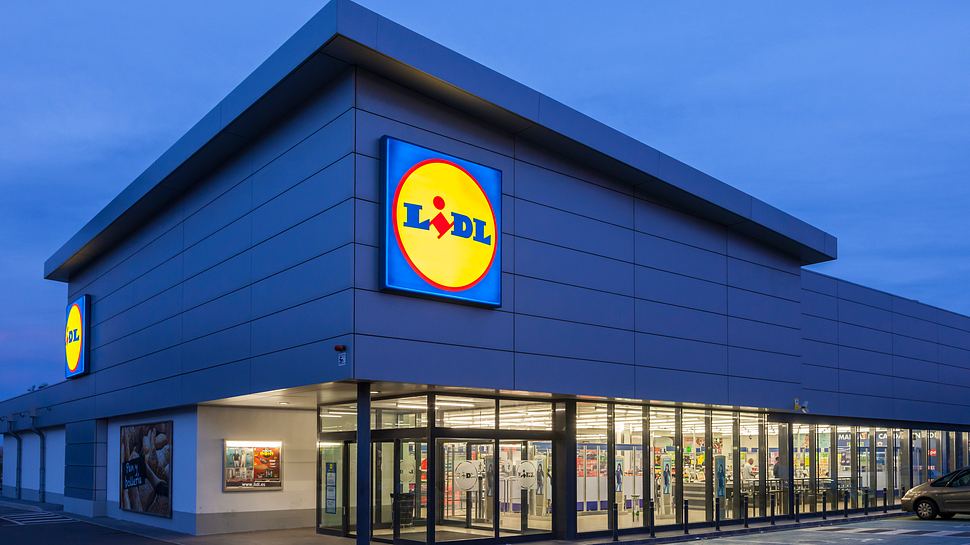 Lidl-Filiale - Foto: iStock/typhoonski