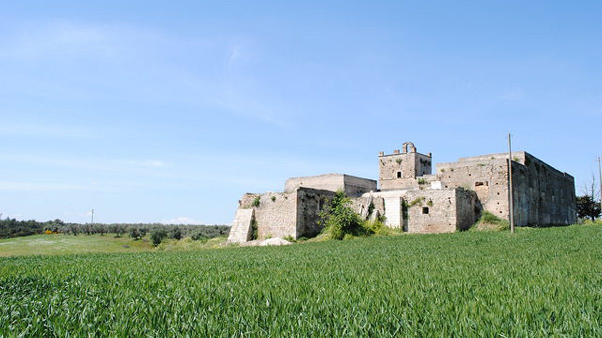 Wie wäre es mit einer kostenlosen Burg in Italien?