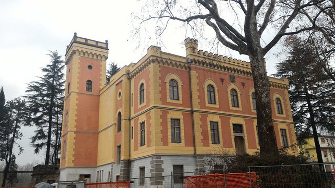 Dieses Schloss ist eines der Objekte, die verschenkt werden Italien verschenkt historische Immobilien