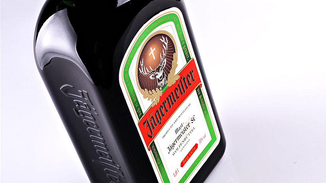Jägermeister-Flasche - Foto: iStock / bizoo_n
