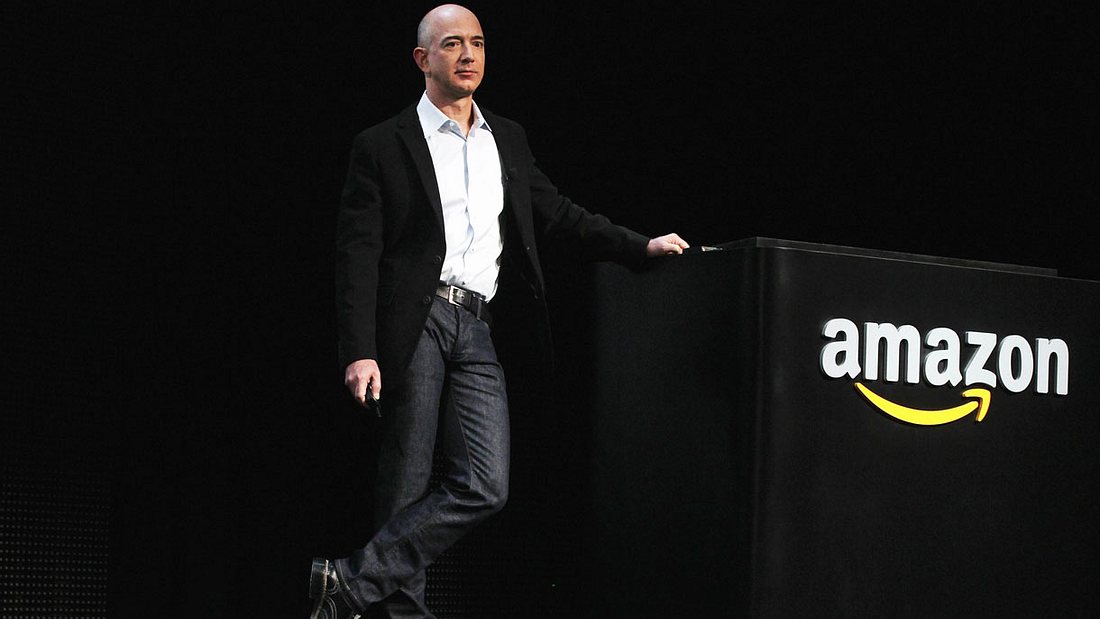 Amazon-Chef Jeff Bezos ist der reichste Mann der Welt Amazon-Chef Jeff Bezos ist der reichste Mann der Welt