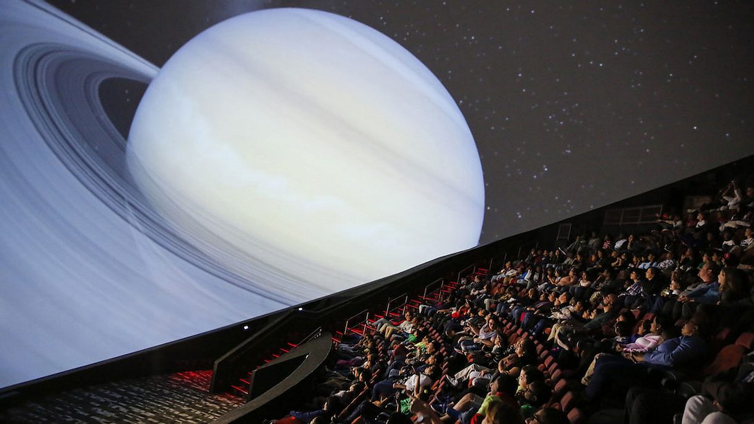 Das Jennifer Chalsty Planetarium ist das größte in der westlichen Hemisphäre - Foto: Liberty Science Center 