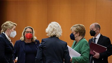 MinisterInnen des Bundeskabinetts Merkel IV - Foto: Getty Images / Henning Schacht