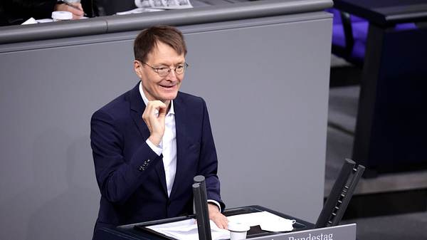 Lauterbach Bundestag - Foto: Imago / Jens Schicke