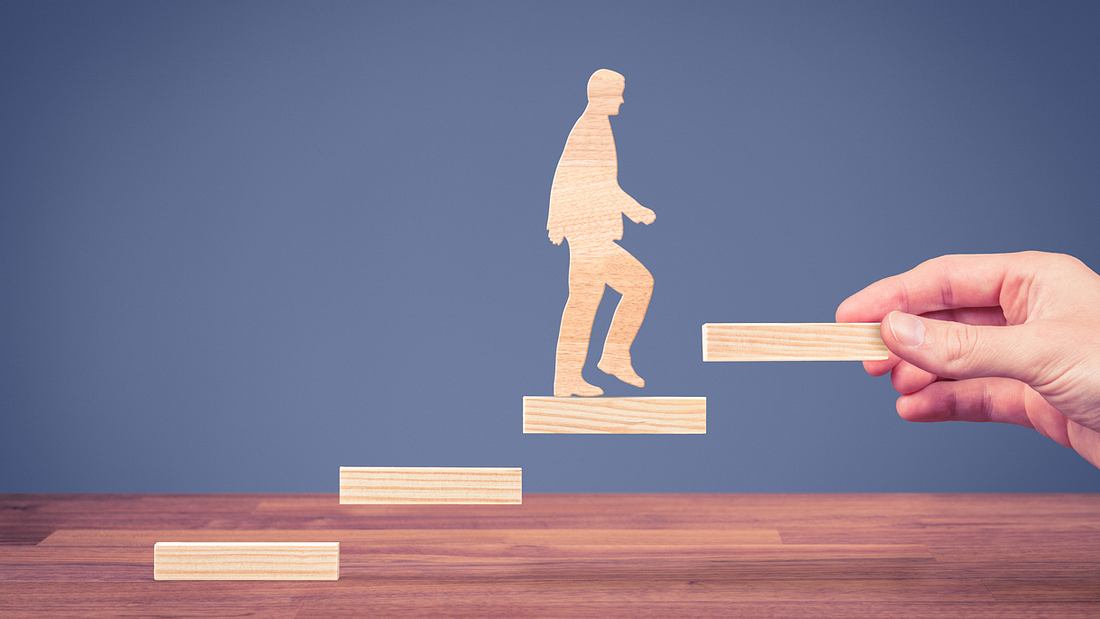 Aufstieg im Job: So pusht du deine Karriere Aufstieg im Job: So pusht du deine Karriere