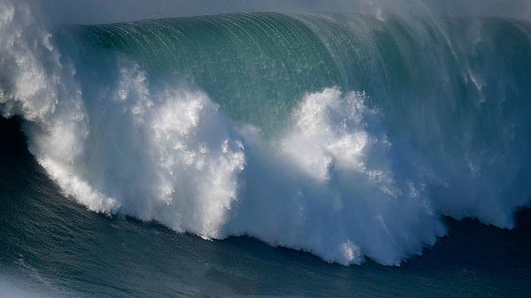 Riesenwelle - Foto: Getty Images/Francisco Leong