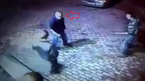 Opa des Zorns: Ein Senior verprügelt zwei Straßenräuber - Foto: YouTube