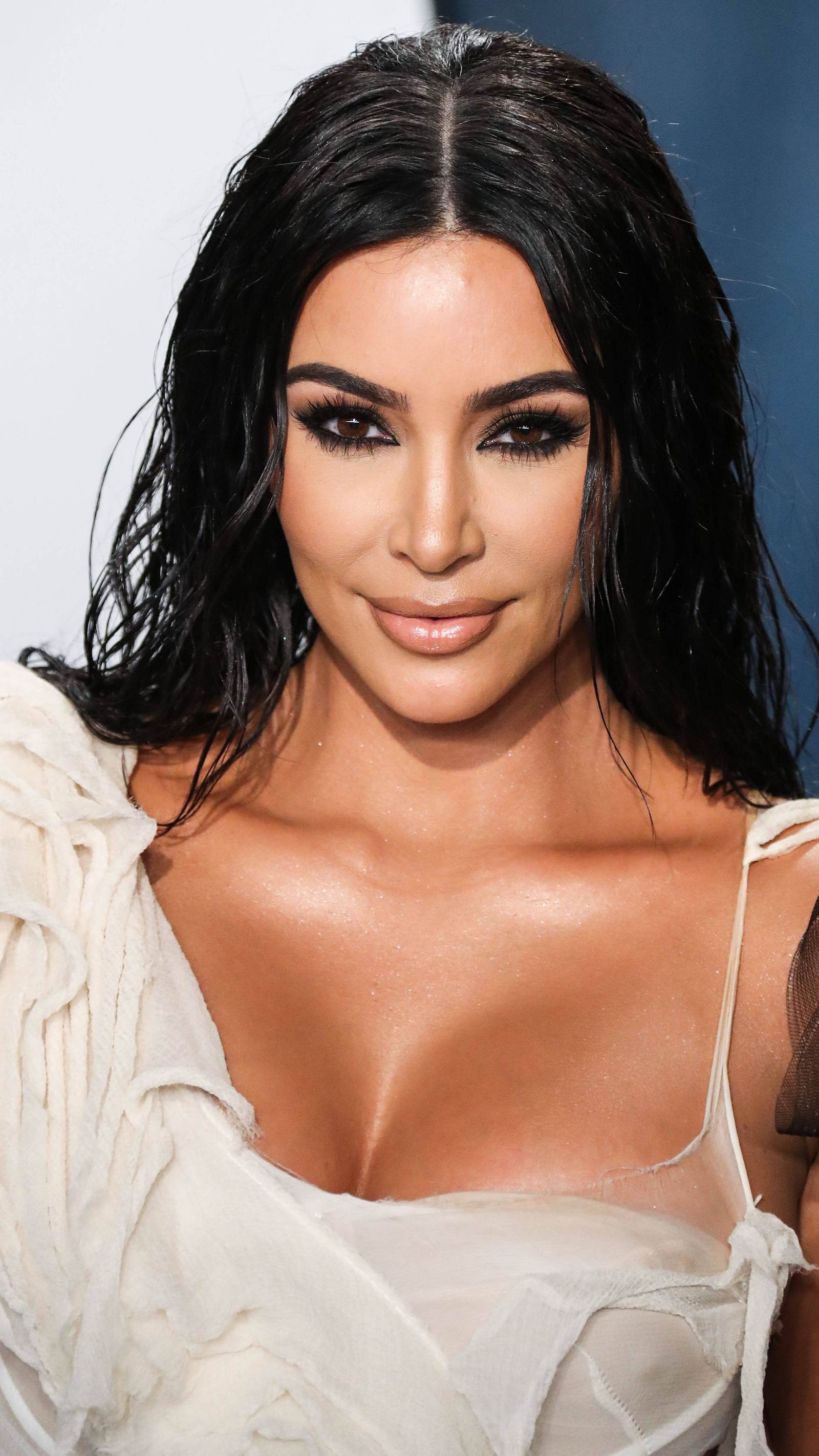 Fans rasten aus: Kim Kardashian posiert im 