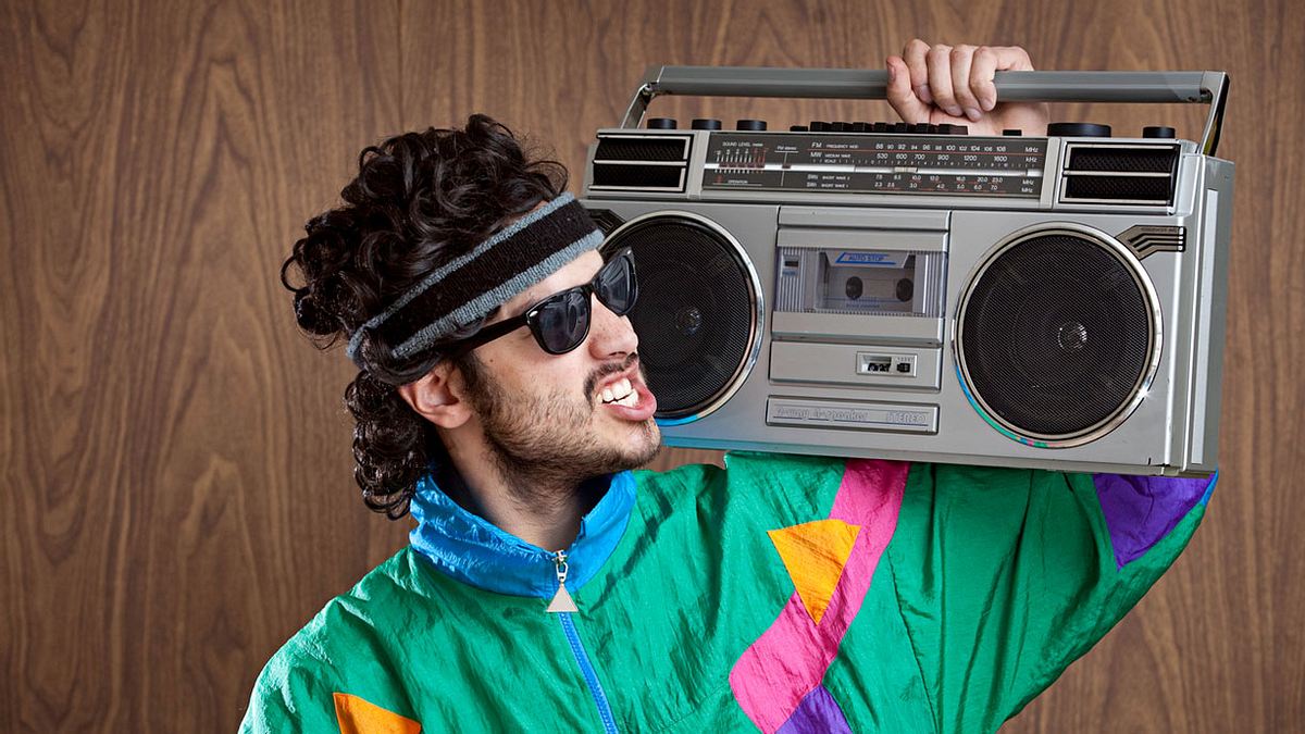 Kind der 90er mit Ghettoblaster