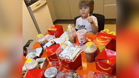 Dreijähriger hat Hunger - Foto: Instagram /raissawandrade