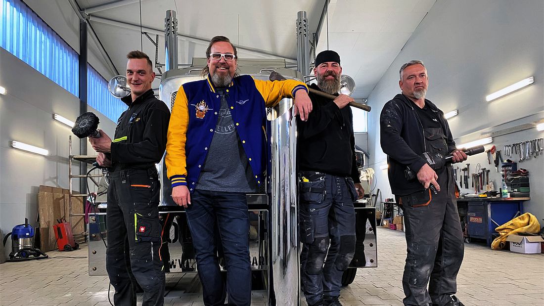 King of Trucks: Neue DMAX-Eigenproduktion lässt Trucker-Träume Wirklichkeit werden Marco Barkanowitz und sein Team aus Lkw-Experten