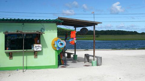 Bar am Strand - Foto: iStock/urf