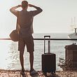 Ein Koffer mit 4 Rollen ist der perfekte Reisebegleiter - Foto: iStock/South_agency