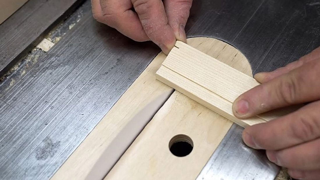So funktionierst du ein Blatt Papier zu einer Kreissäge um So funktionierst du ein Blatt Papier zu einer Kreissäge um