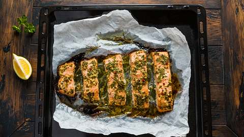 Lachs aus dem Ofen - Foto: iStock / Magrig