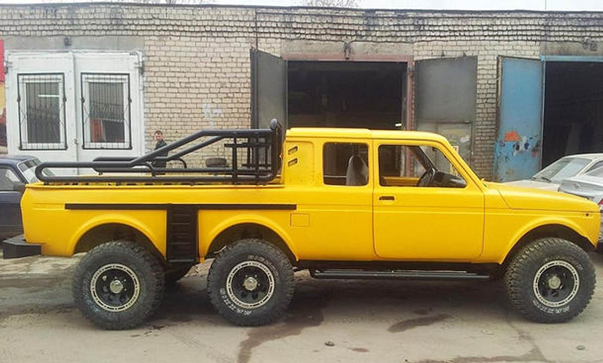 Lada Niva 6x6