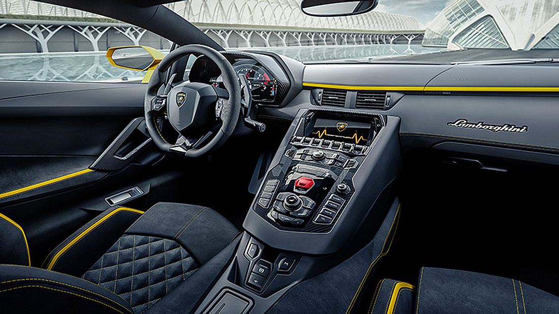 Das Cockpit des Lamborghini Aventador S Lamborghini Aventador S - Cockpit