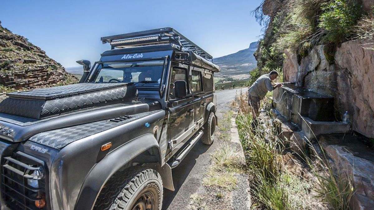 Land Rover Icarus mit Rooftop: Der perfekte Safari-Camper