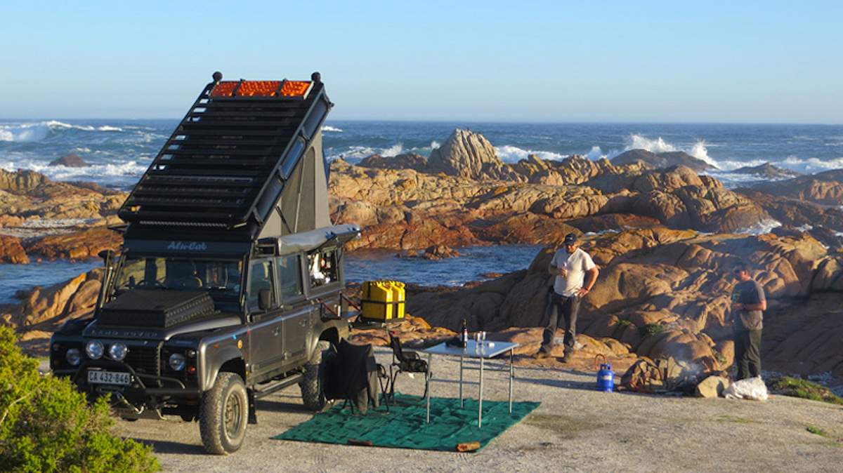 Land Rover Icarus mit Rooftop: Der perfekte Safari-Camper