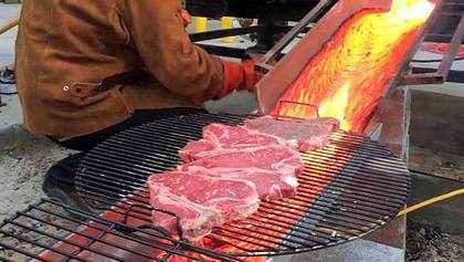 Robert Wysock grillt Steaks mit Lava - Foto: Robert Wysock
