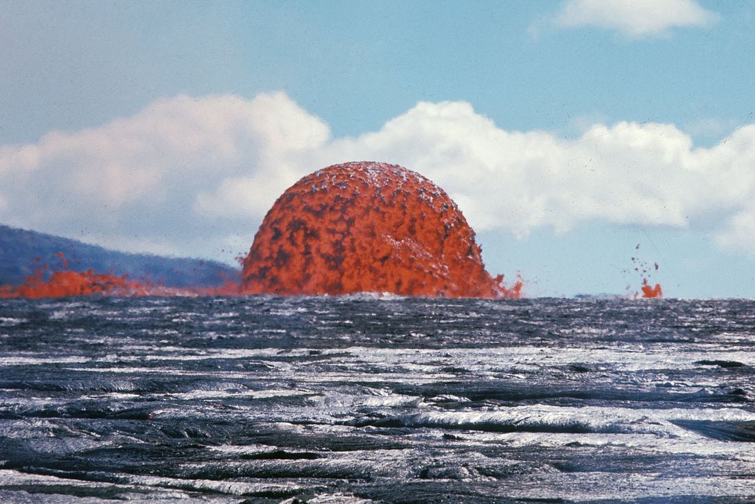 Lava-Kugel nach Ausbruch der Ausbruch des Vulkans Kilauea auf Hawaii