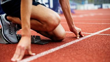 Sprinter am Start - Foto: iStock / ArtistGNDphotography