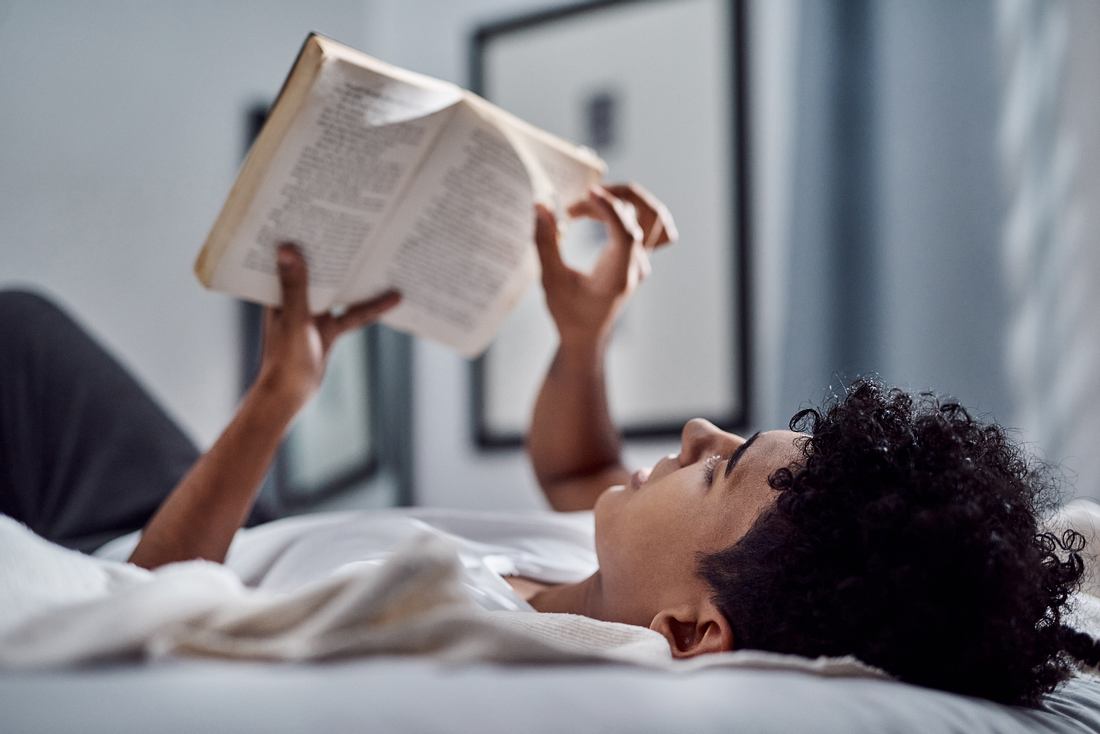 Bücher für Männer Lesender Mann