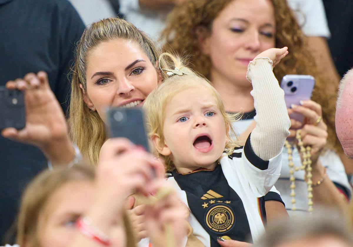 Lisa Füllkrug und Tochter Emilia