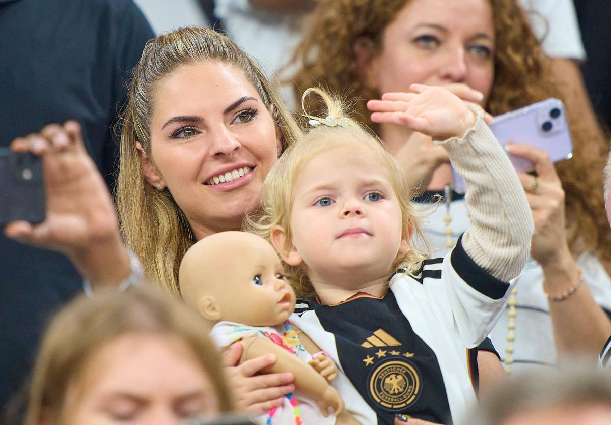 Lisa Füllkrug und Tochter Emilia