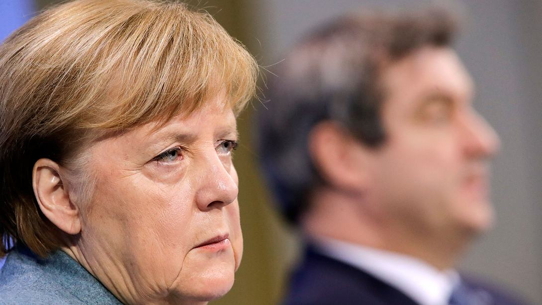 Angela Merkel, Markus Söder - Foto: Getty Images/ HANNIBAL HANSCHKE 