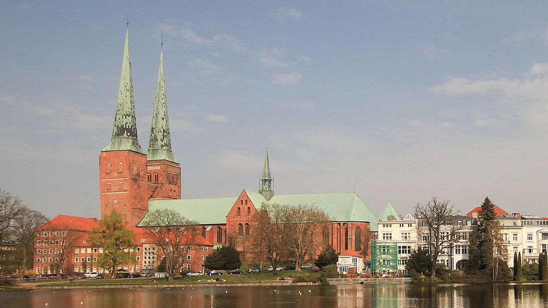 Der Dom zu Lübeck mit seinem immensen Kirchenschiff. Lübecker Dom