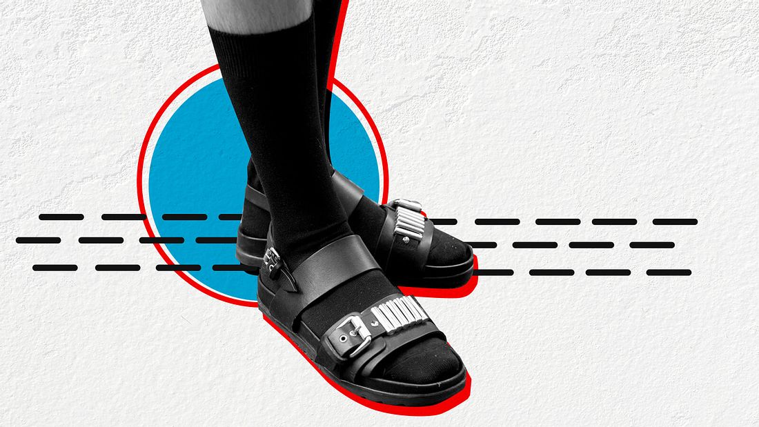 Sandalen und Socken Sandalen und Socken