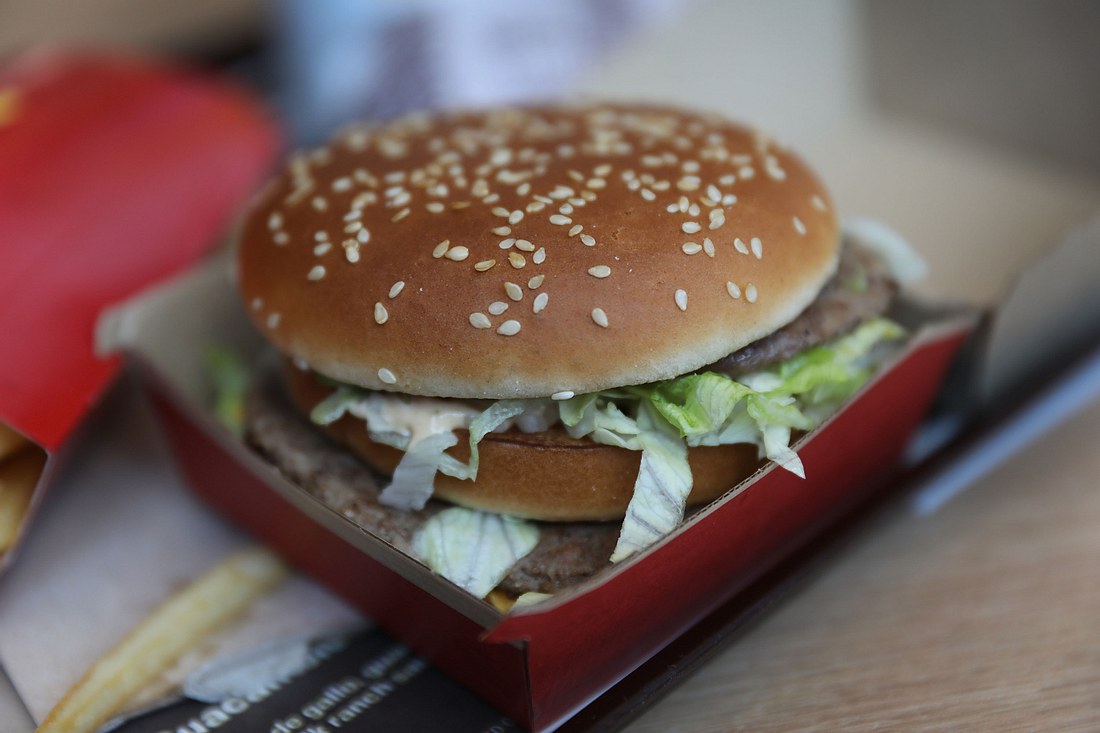 Mann isst seit 30 Jahren jeden Tag einen Big Mac – so geht es ihm jetzt Big Mac von McDonald's im Porträt