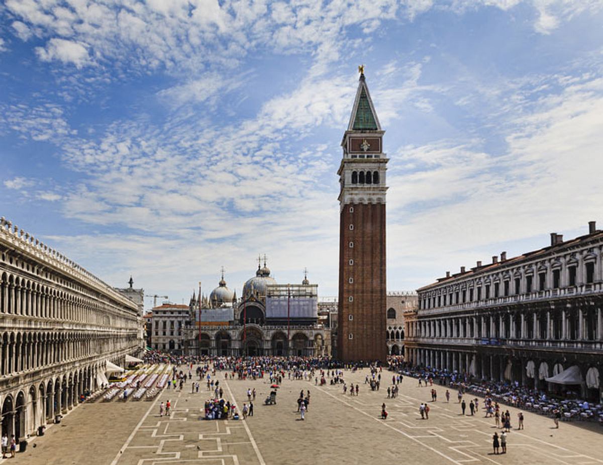 Der Markusplatz in Venedig.