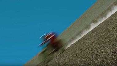 Mountainbiker Max Stöckel überbot seinen eigens aufgestellten Geschwindigkeitsweltrekord von 2012 - Foto: YouTube / Red Bull
