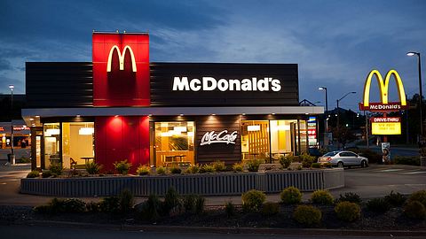 Penis-Hubschrauber bei McDonalds. - Foto: iStock/sshaw75