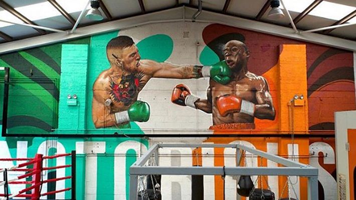 Dieses martialische Mayweather-Graffiti ziert das Gym, in dem Conor McGregor trainiert - Foto: Instagram / subsetdublin