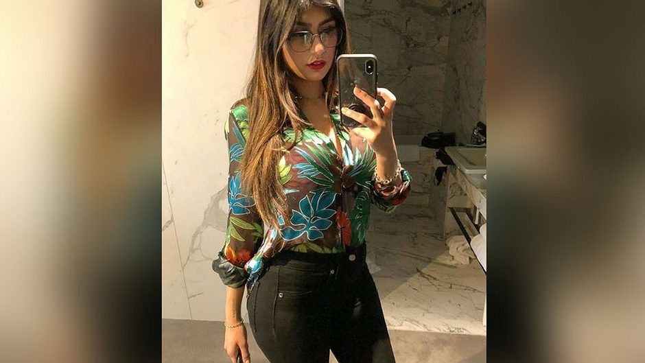 Mia Khalifa Und Ihre Mutter Teilen Sich Einen Mann Mia Khalifa Und Ihre Mutter Teilen Sich Einen Mann