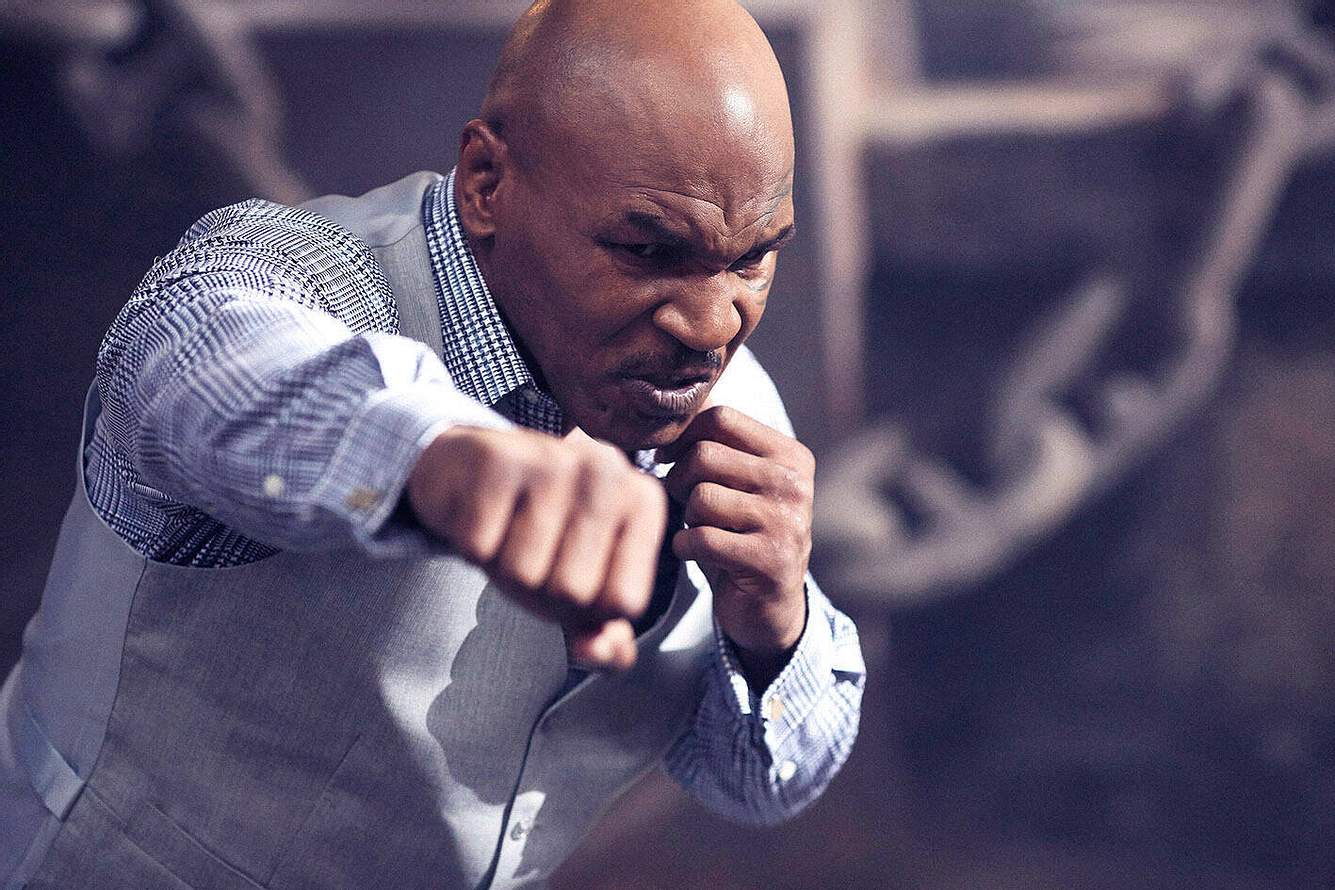 Mike Tyson tritt gegen einen Weißen Hai an Mike Tyson