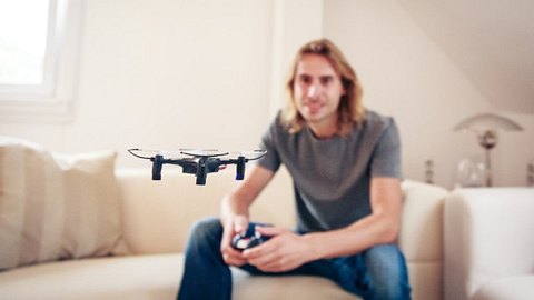 Mini Drohne Check - Foto: iStock/nullplus